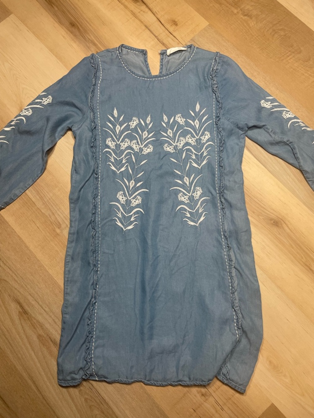 Goodnight Macaroon Blue Dress with‎ White Embroidery - Picture 8 of 9